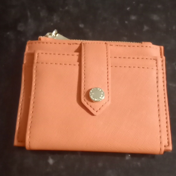 Light orange Steve Madden card holder - Picture 2 of 2